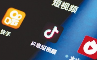 短视频共情剪辑 编导们甚至闯入镜头，与拍摄对象一起互动共情，上演一幕幕生动诙谐的乡村戏剧